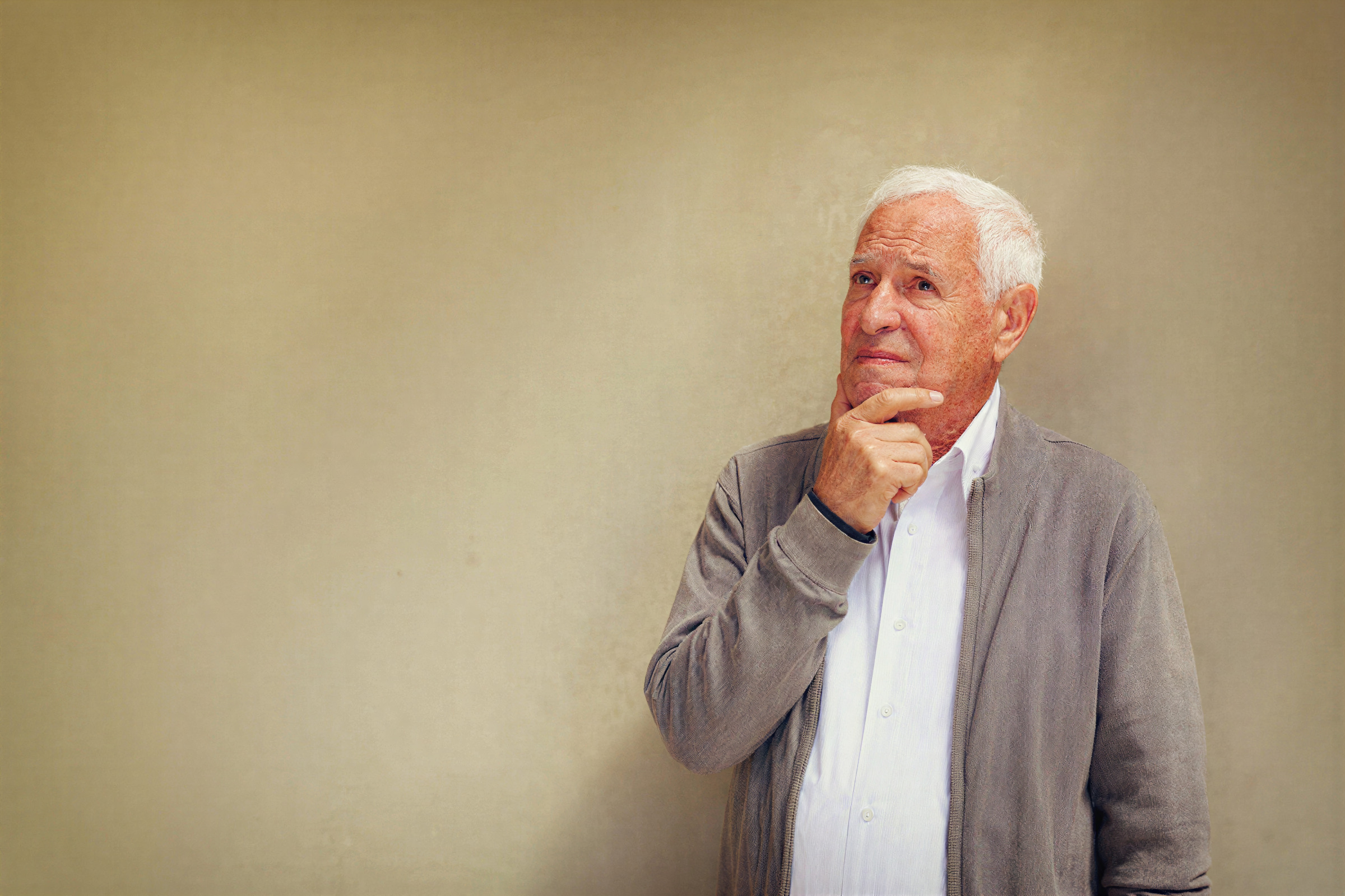 A senior man wonders when is the best time to have cataract surgery.