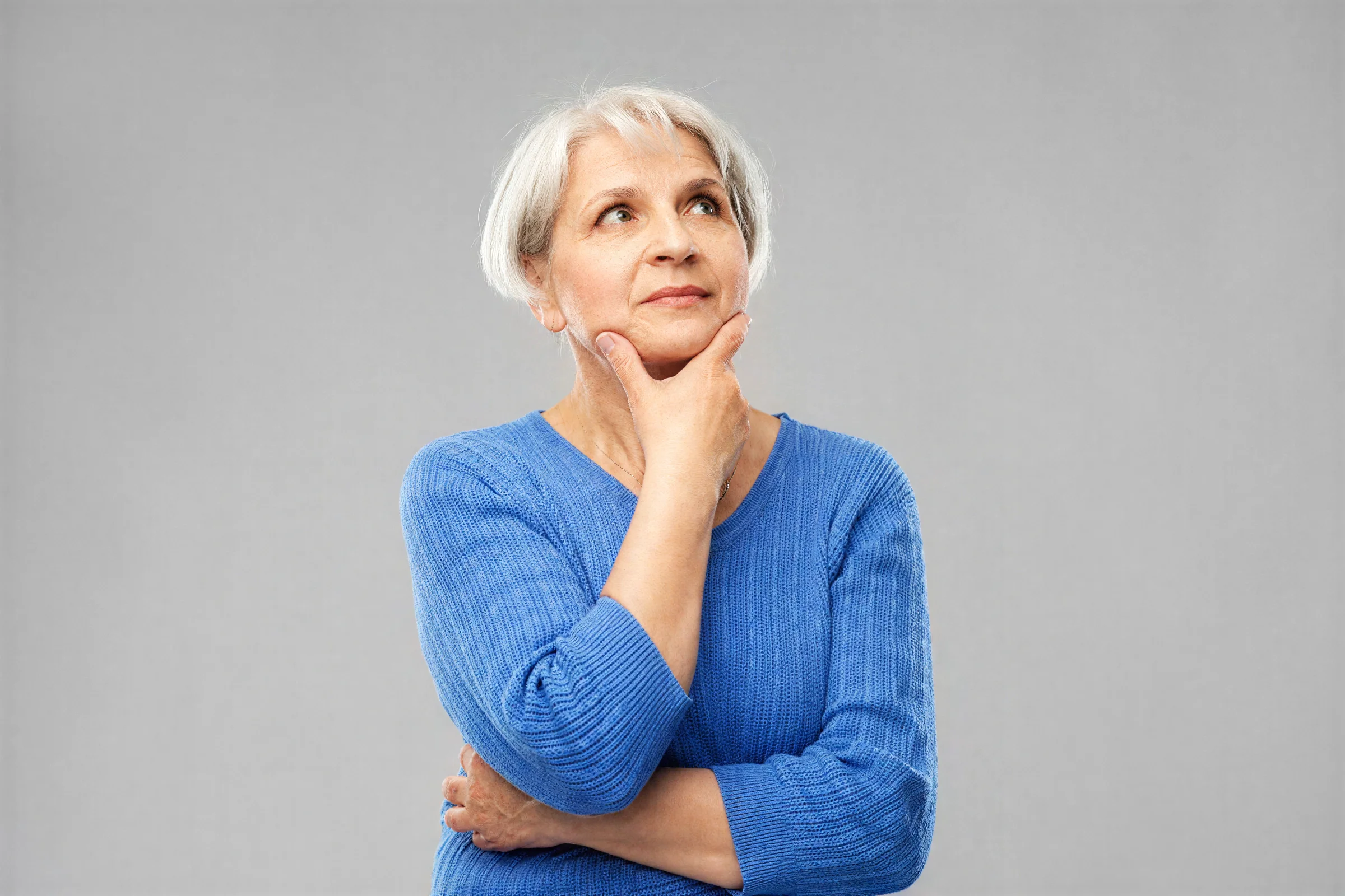 A woman wonders if there is a link between diabetic retinopathy and cataracts.